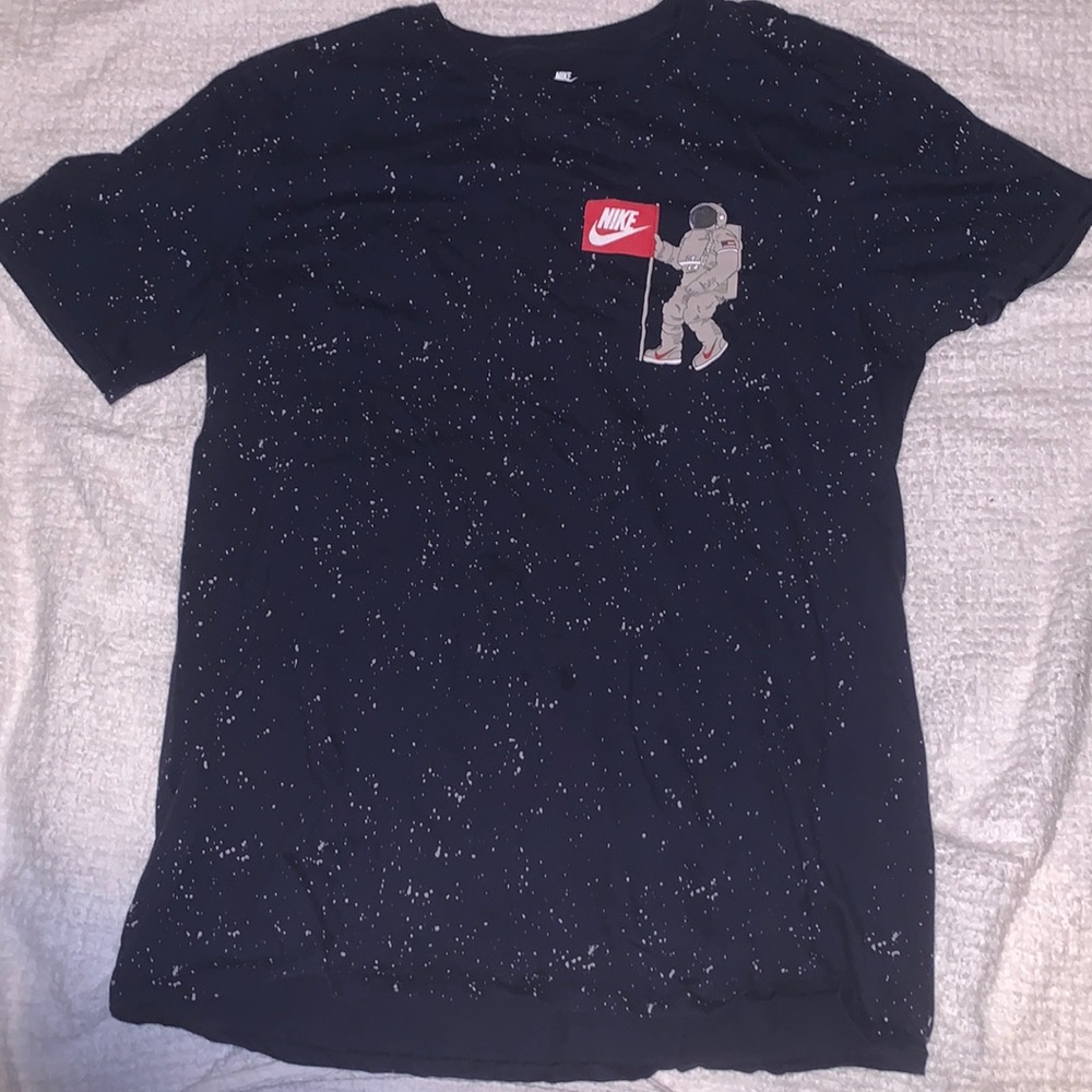 Brand: Nike, Size: Large, color: blue